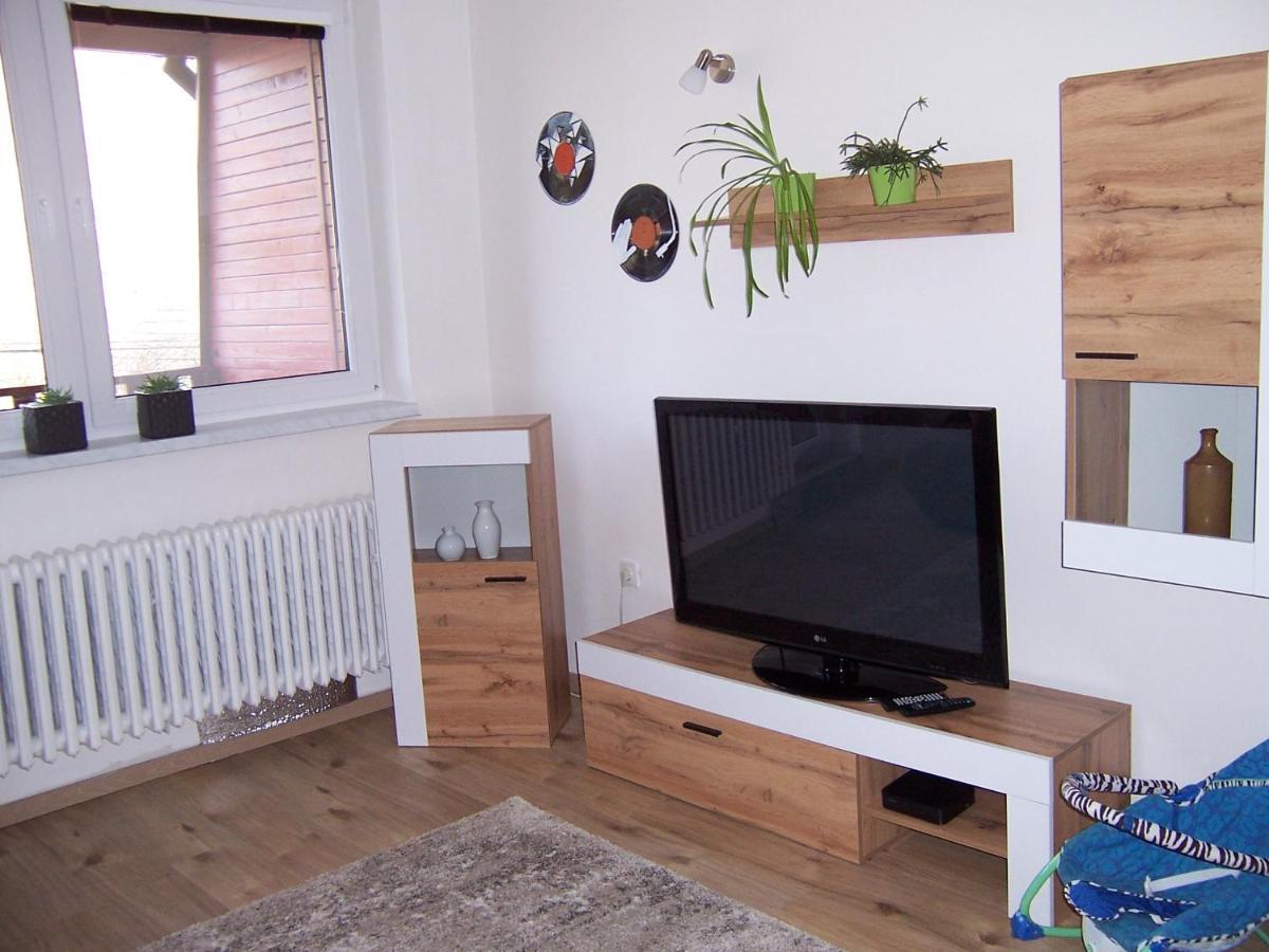 Salas-Dum Pro Spolecnou Dovolenou Az 11 Osob Exterior photo