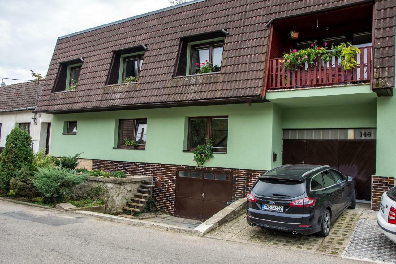 Salas-Dum Pro Spolecnou Dovolenou Az 11 Osob Exterior photo